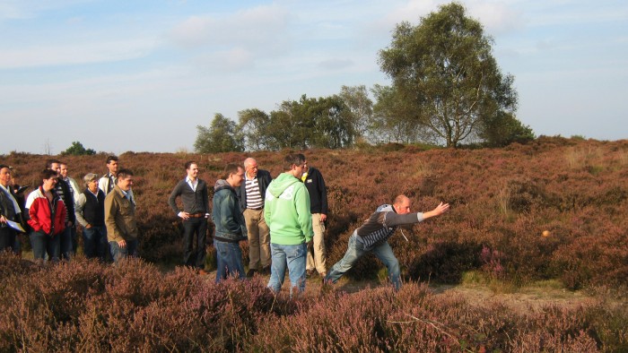 Road bowling on the Veluwe in 